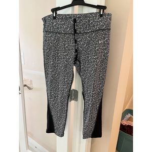 Like New Nike Dri Fit Legging Capris Size Large